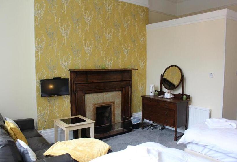 اتاق لوکس, The Darnley