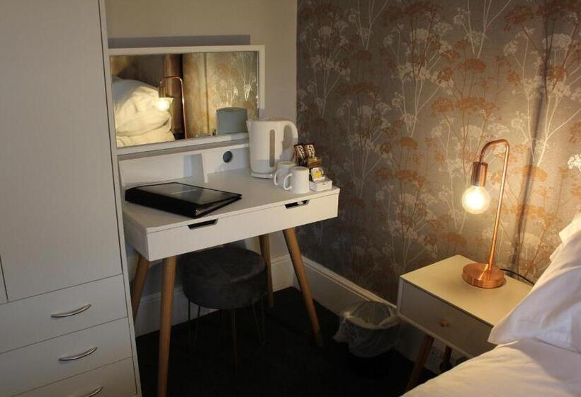 اتاق استاندارد, The Darnley