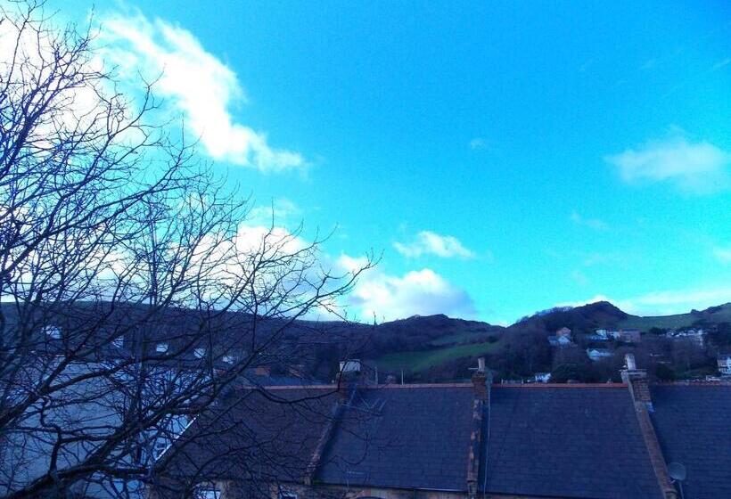 اتاق استاندارد, The Darnley