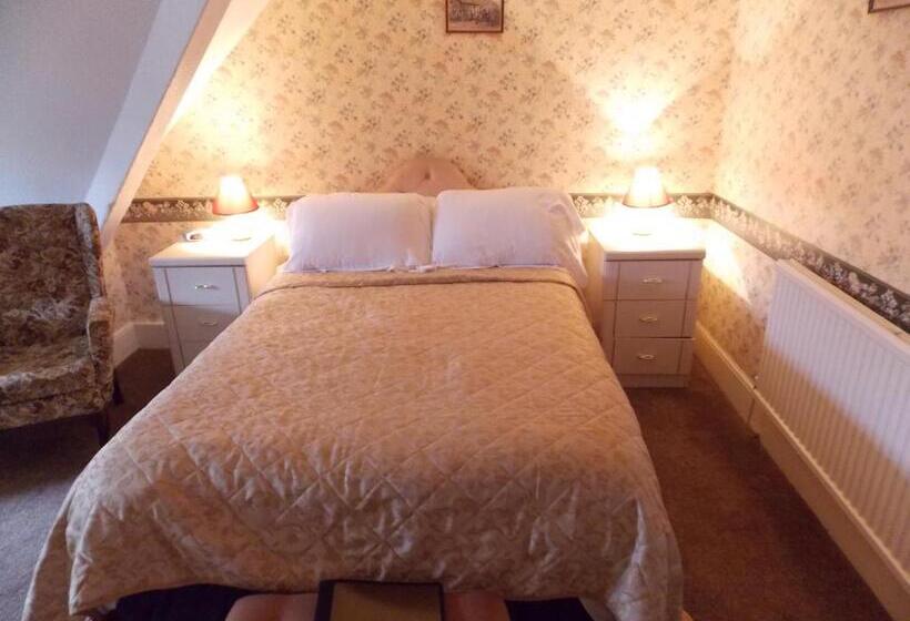 اتاق استاندارد چهار تخته, The Darnley