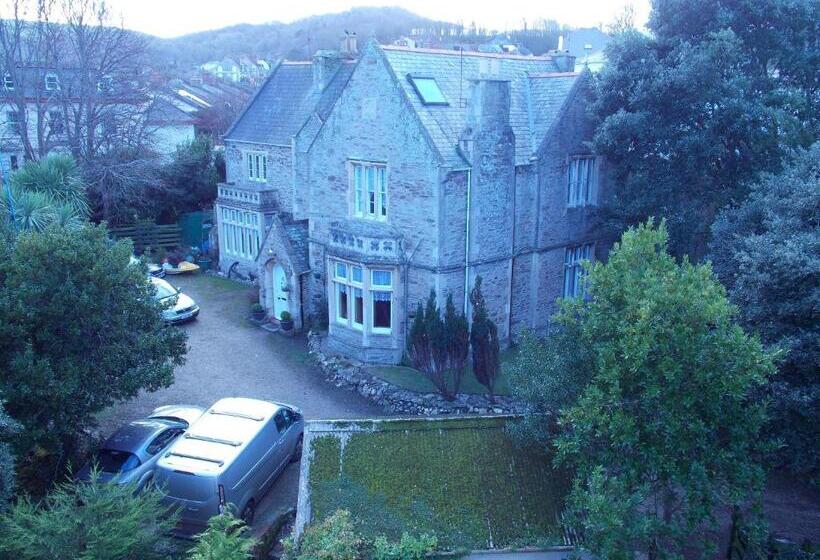 اتاق استاندارد چهار تخته, The Darnley