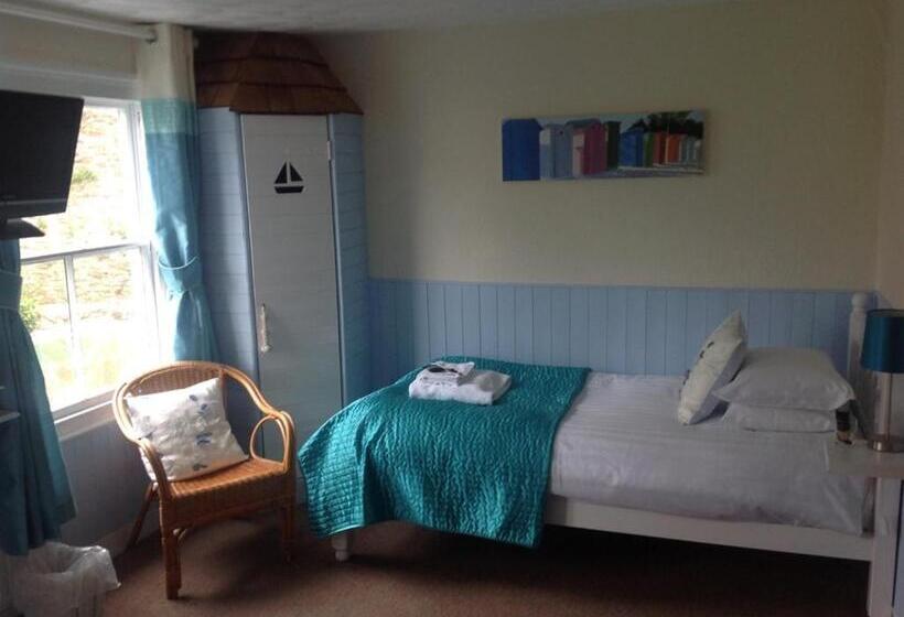 غرفة عائلية, The Safe Harbour