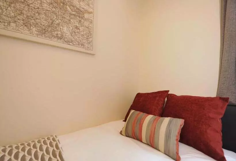 バスルーム共有のシングルスタンダード, Gail S Guest House