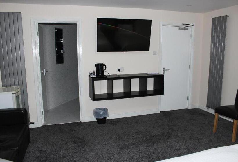 ファミリールーム, The Premier Lodge