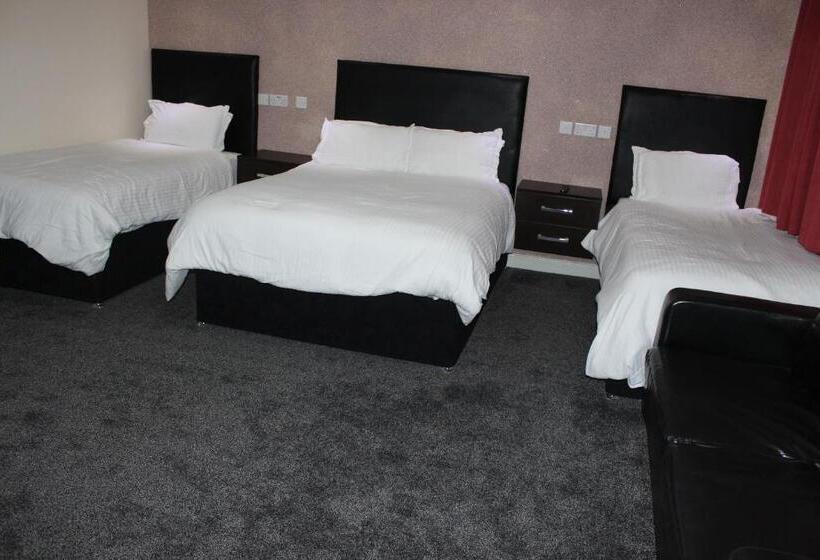 ファミリールーム, The Premier Lodge