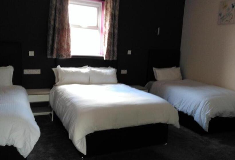 ファミリールーム, The Premier Lodge