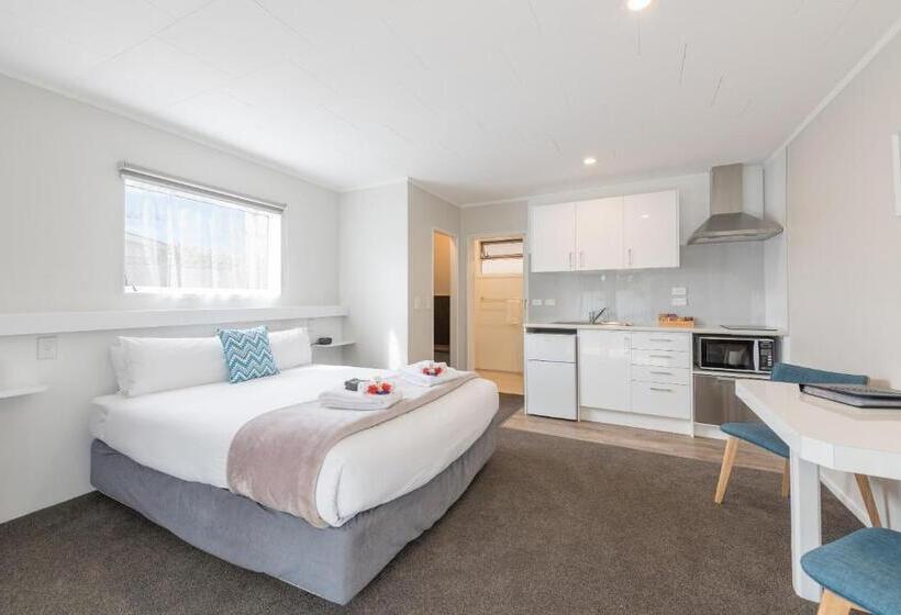 Студия Superior, Abbey Court Motel