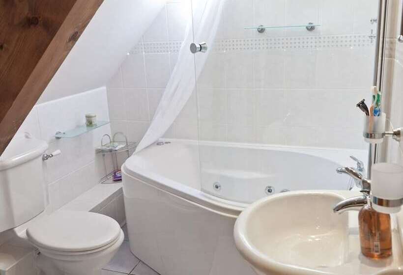 Номер Deluxe с Гидромассажем, Little Red Rooster Rest And Spa
