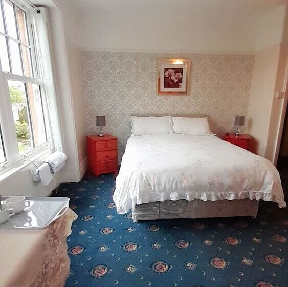 غرفة قياسية, The Countryman