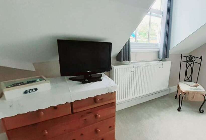 غرفة قياسية حمام مشترك, The Countryman