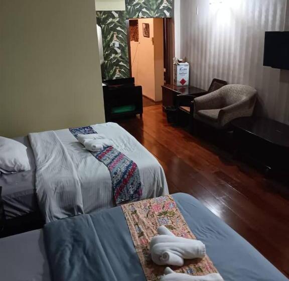 جناح عائلي, Cintra House