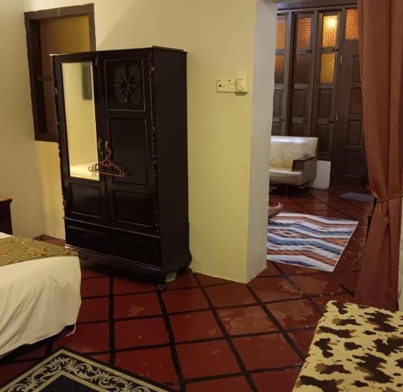 جناح عائلي, Cintra House