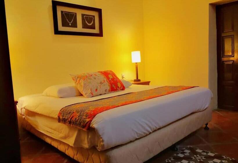 جناح عائلي, Cintra House