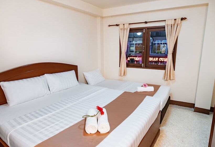 اتاق استاندارد سه نفره, D&d Inn Khaosan