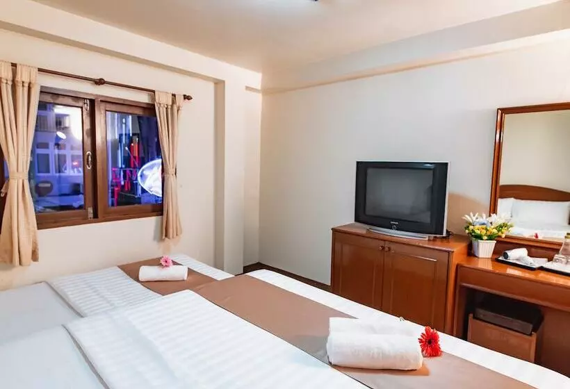 اتاق استاندارد سه نفره, D&d Inn Khaosan