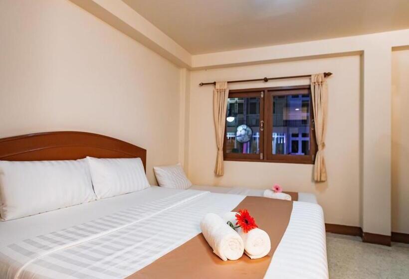 اتاق استاندارد سه نفره, D&d Inn Khaosan