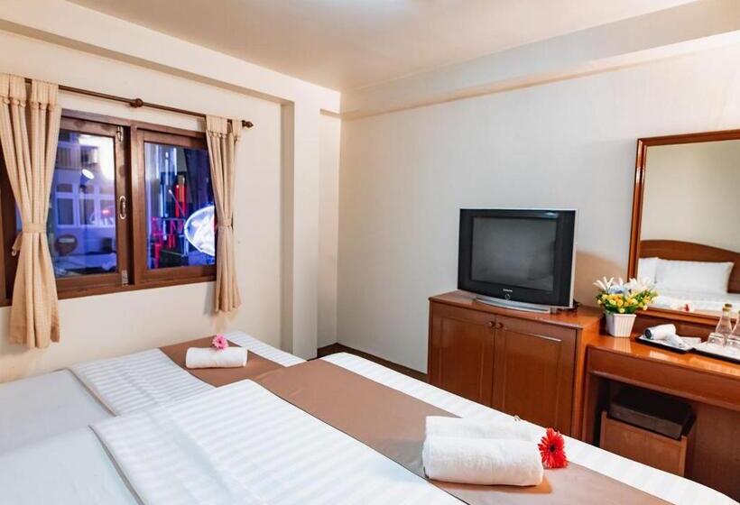 اتاق استاندارد سه نفره, D&d Inn Khaosan