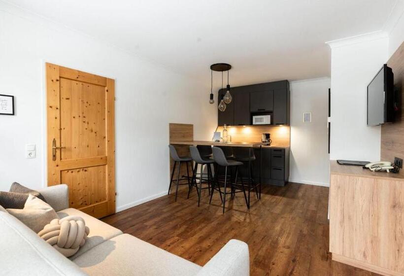 סוויטה משפחתית, Jagdhof