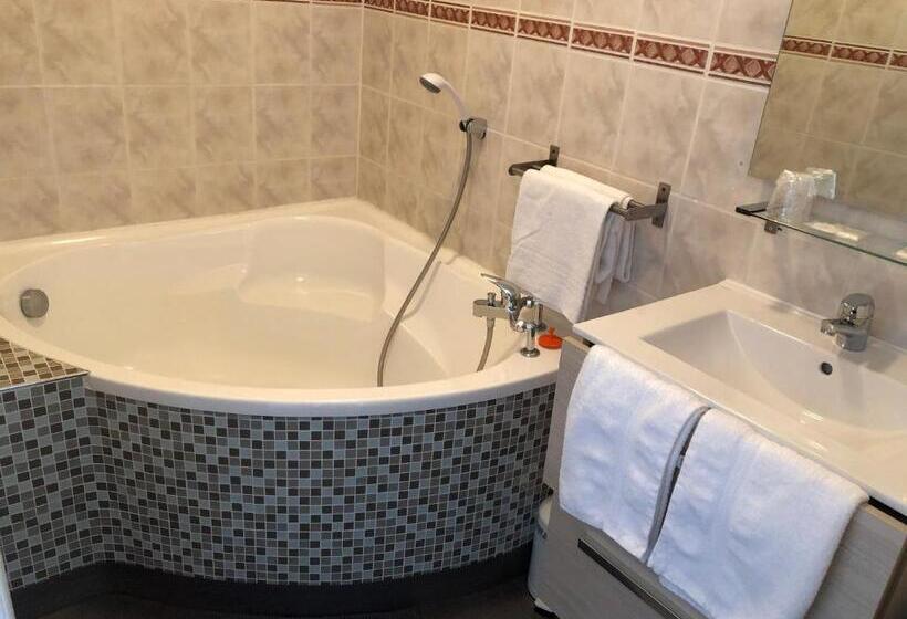 标准间, Le Petit Poucet