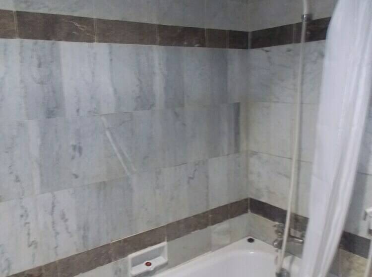 デラックスルーム, Mega Proklamasi