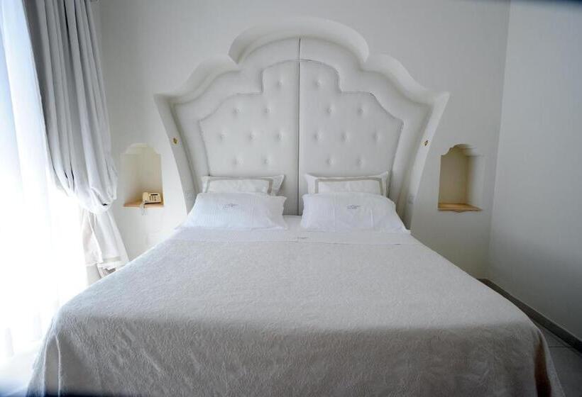 Классический Номер, Minori Palace