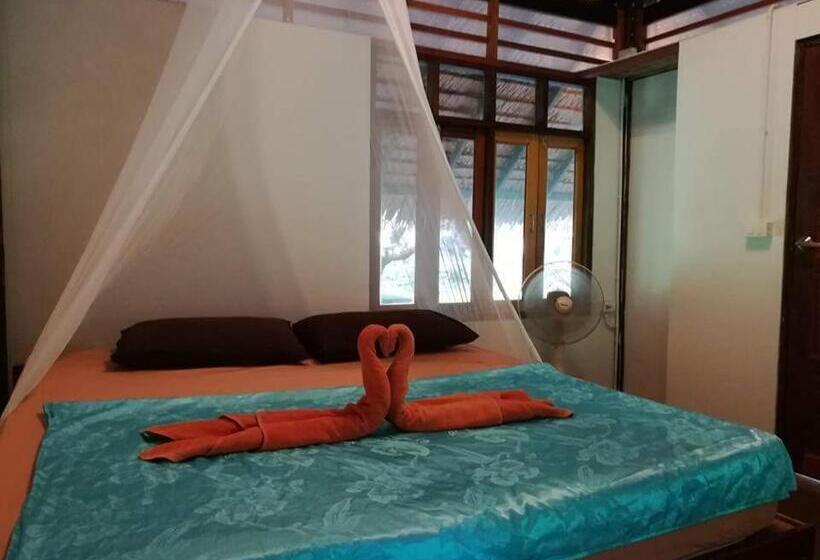 חדר סטנדרט נוף לגינה, Cashew Nut Bungalow, Ko Mook