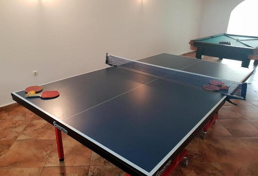 Дом 1 Спальня, Pensiunea Mary