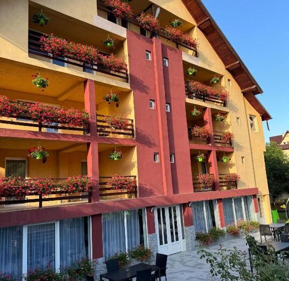 Дом 1 Спальня, Pensiunea Mary