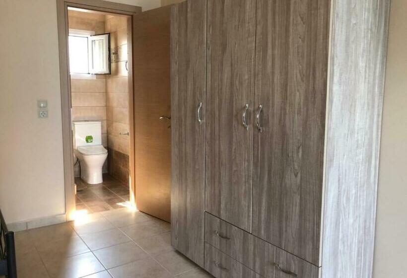 Студия Стандарт Вид на Море, Akrogiali Studios