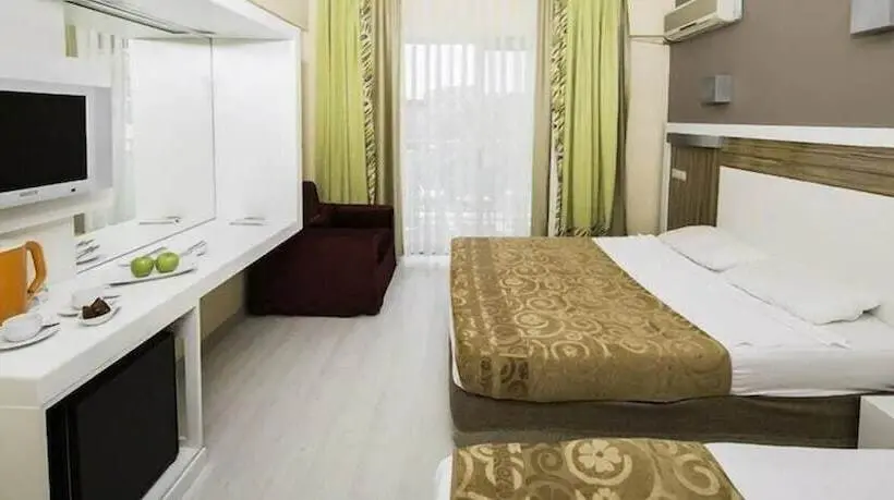 スタンダード４人部屋, Dedeman Kemer Resort   Ultra All Inclusive