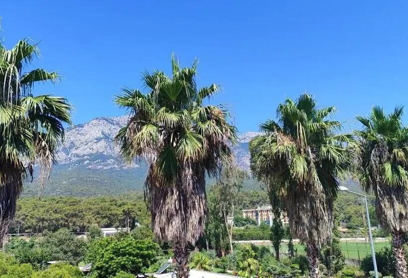 スーペリアの４人部屋, Dedeman Kemer Resort   Ultra All Inclusive