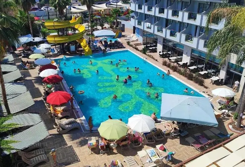 スタンダード４人部屋, Dedeman Kemer Resort   Ultra All Inclusive