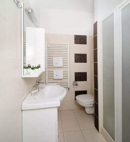 Monolocale Standard con Balcone, Apartman