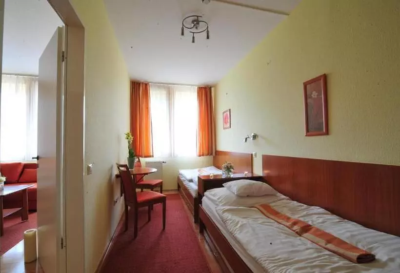Appartamento 1 Camera da Letto con Balcone, Apartman
