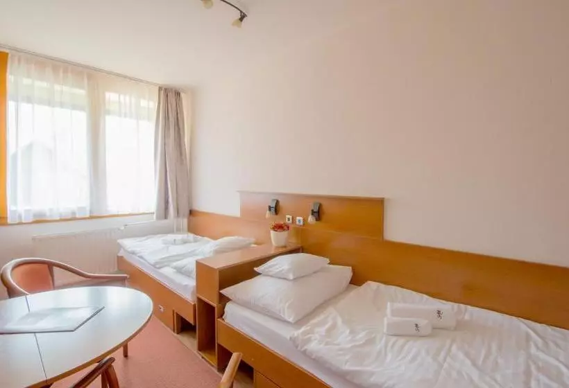 Studio Familiare, Apartman