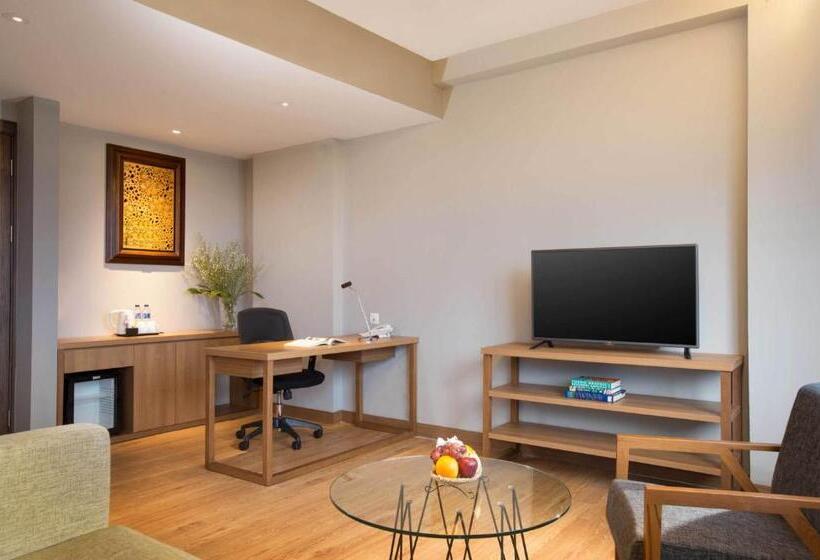 Люкс, Batiqa Hotel Cirebon