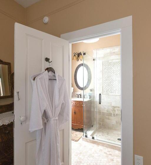 디럭스 룸, Victorian House Bed And Breakfast