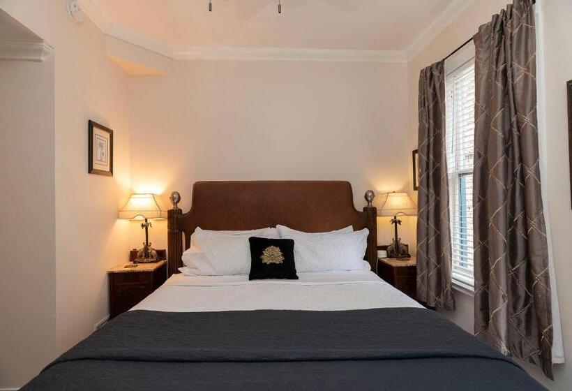 스탠다드 룸 킹사이즈 침대, Victorian House Bed And Breakfast