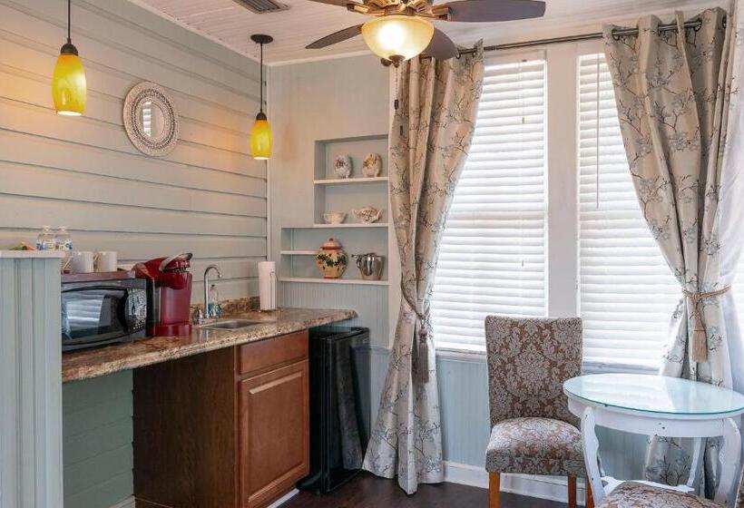 스위트 도시 전망, Victorian House Bed And Breakfast