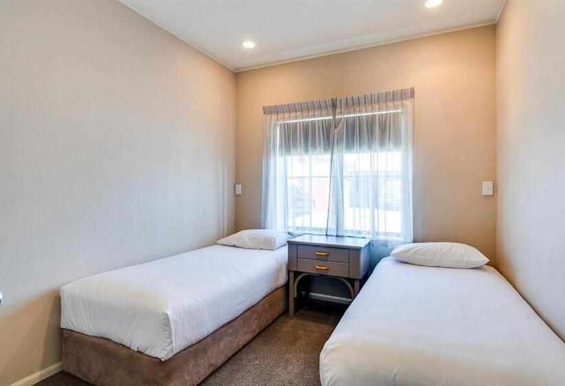 דירת חדר, Cumberland Court Motel