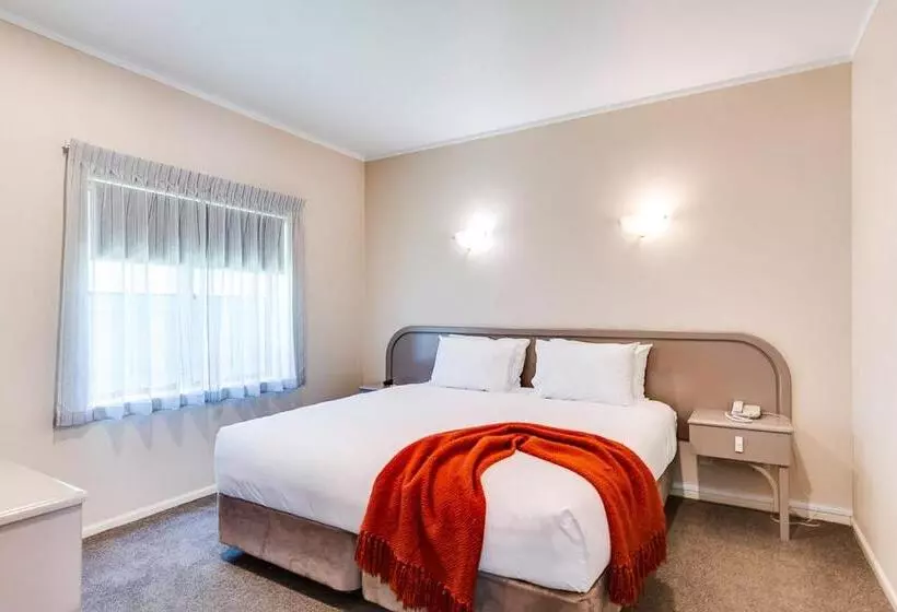 家族用アパートメント, Cumberland Court Motel
