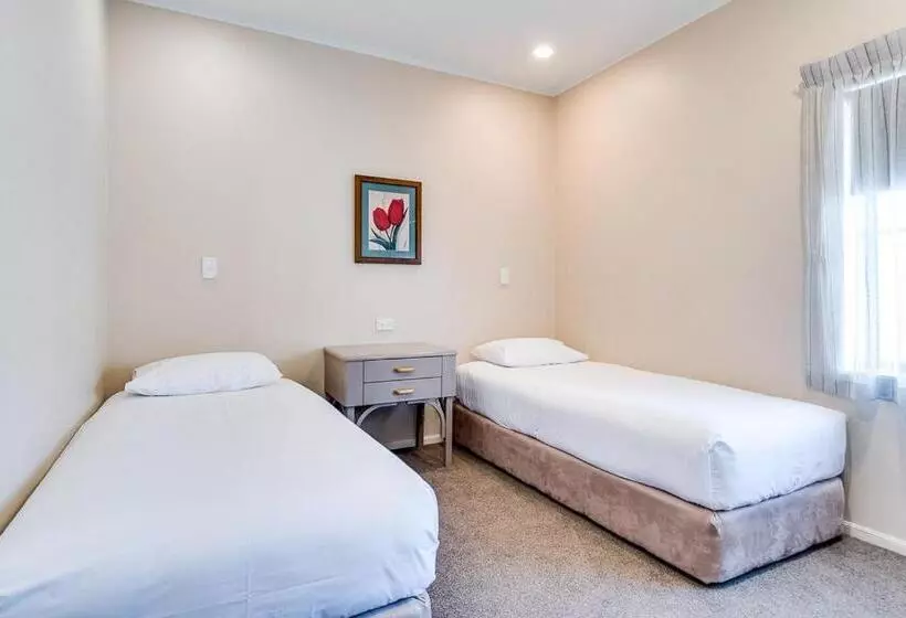 家族用アパートメント, Cumberland Court Motel