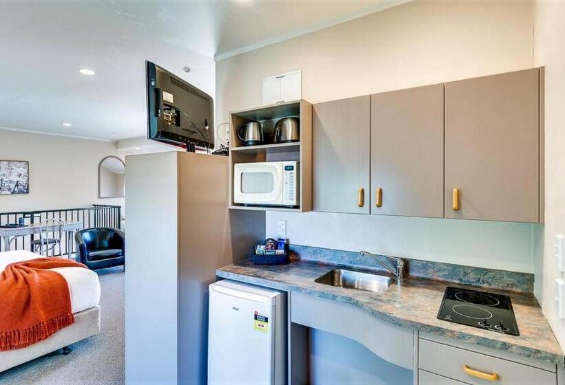 Студия Deluxe, Cumberland Court Motel