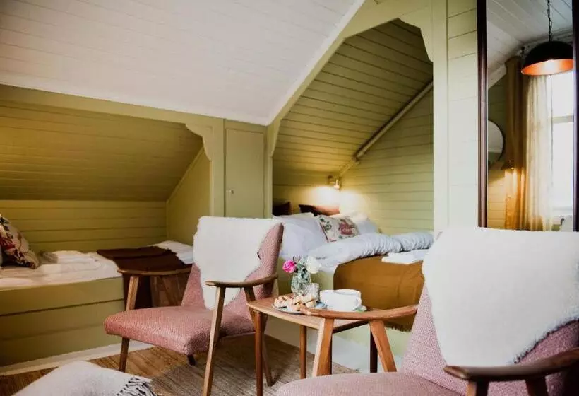 ファミリールーム, Fjærland Fjordstove Hotell   Huseby Hotelldrift As