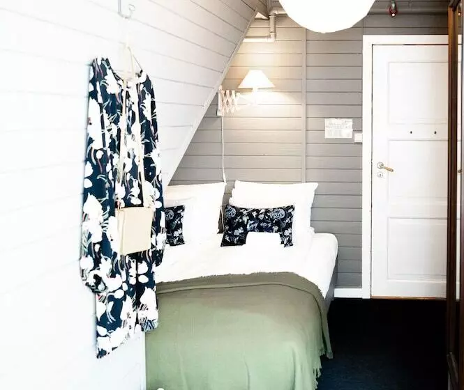 ダブルベッドのベーシックルーム, Fjærland Fjordstove Hotell   Huseby Hotelldrift As