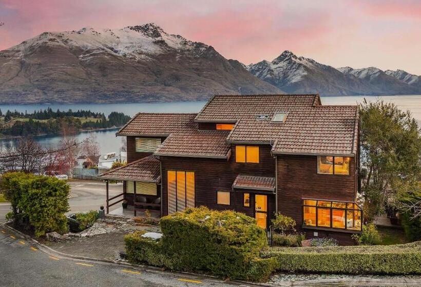 Quarto Superior, Balmoral Lodge