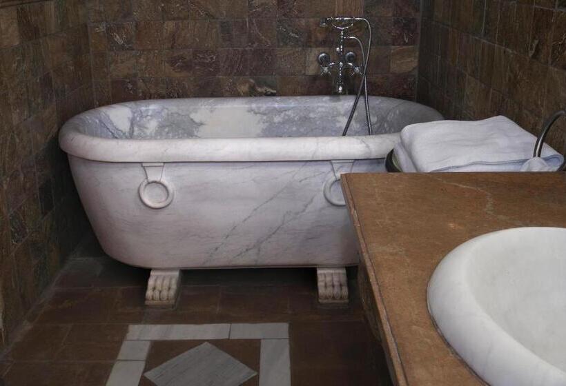 Полулюкс, Boutique Hoces Del Duraton