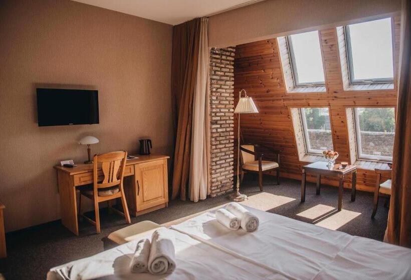 اتاق لوکس, Chateau Kvareli