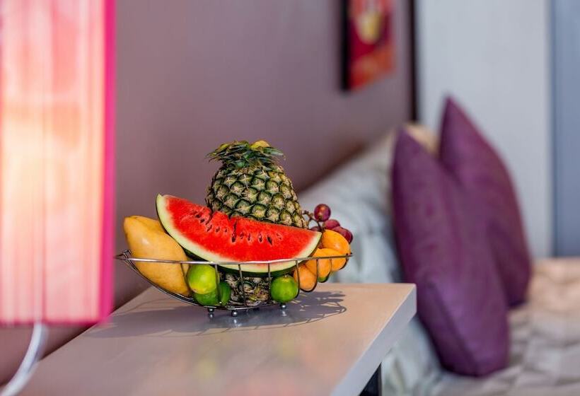 اتاق لوکس با چشمانداز دریا, Enjoy Beach