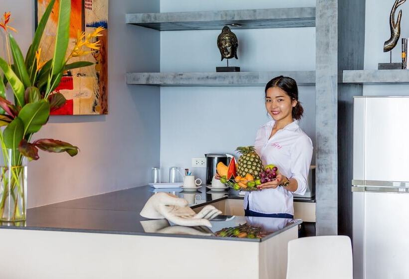 اتاق لوکس با چشمانداز دریا, Enjoy Beach